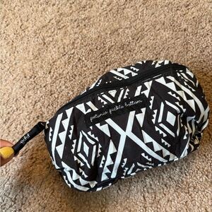 Petunia Pickle Bottom Black and White Nursing cover